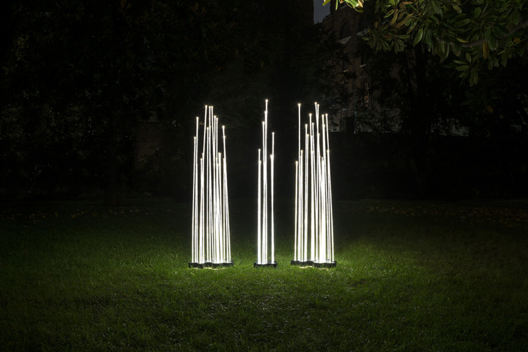 LED лампа Reeds от Artemide